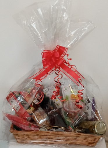 PURIM MISHLOACH MANOT KOSHER FOOD BASKET FOR PURIM OR ANY OCCASION. SHIVA, SHABBAT, BEST WISHES. DELIGHTFUL GIFT BASKET WITH MUFFIN CAKE, STRUDELS, CARAMEL POPCORN, ASSORTED BENEDICTS AND LUXURY CHOCOLATES. FREE STANDARD DELIVERY THROUGHOUT THE UK!