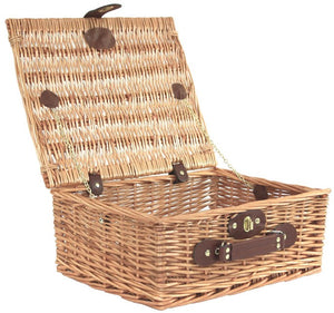 KOSHER THREE BOTTLES OF CHATEAU LA FRANCE WINES WITH NUTS AND MINT CREMES IN A WICKER HAMPER. IDEAL FOR CORPORATE GIFTS, FESTIVALS, MAZEL TOV. FREE DELIVERY NATIONWIDE. GLUTEN FREE AND VEGAN