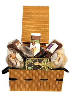 LUXURY KOSHER HAMPER BOX WITH FRESHLY BAKED KEDASSIA CAKE AND BISCUITS, ASSORTED HALVAS, LUXURY CHOCOLATES, NUTS AND CREMES. IDEAL FOR ANY OCCASION. PURIM, MAZEL TOV, SHABBAT, CHANUKAH, CORPORATE GIFTS, SHIVA.  DELIVERED LONDON & UK