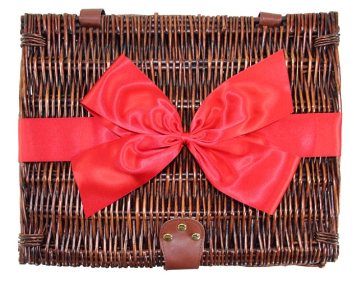LUXURY 18" SUPERIOR HAMPER WITH WHISKY AND FINE FRENCH WINES, CHOCOLATES, NUTS, MINT CREAMS AND CHOCOLATE DISCS WITH TOPPINGS. GIFT WRAPPED WITH LARGWE BOW AND RIBBON. ROSH HASHANA, CORPORATE GIFTS, AUF RUF, MAZEL TOV. DELIVERED NATIONWIDE