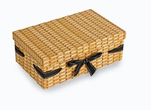 Luxury Wine & Chocolate Gift Box – The Perfect End-of-Year Gesture. Ideal For Corporate Gifts, Chanukah And For Any Occassion. Free Nationwide Deliveries Throughout The UK.