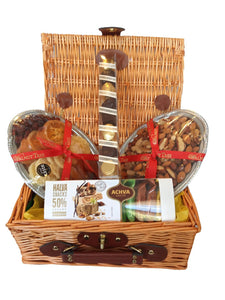 Gourmet Hamper With Nuts, Dried Fruits, Halva and Chocolates. Free Delivery Throughout the UK. Kosher, Vegan, Gluten Free.